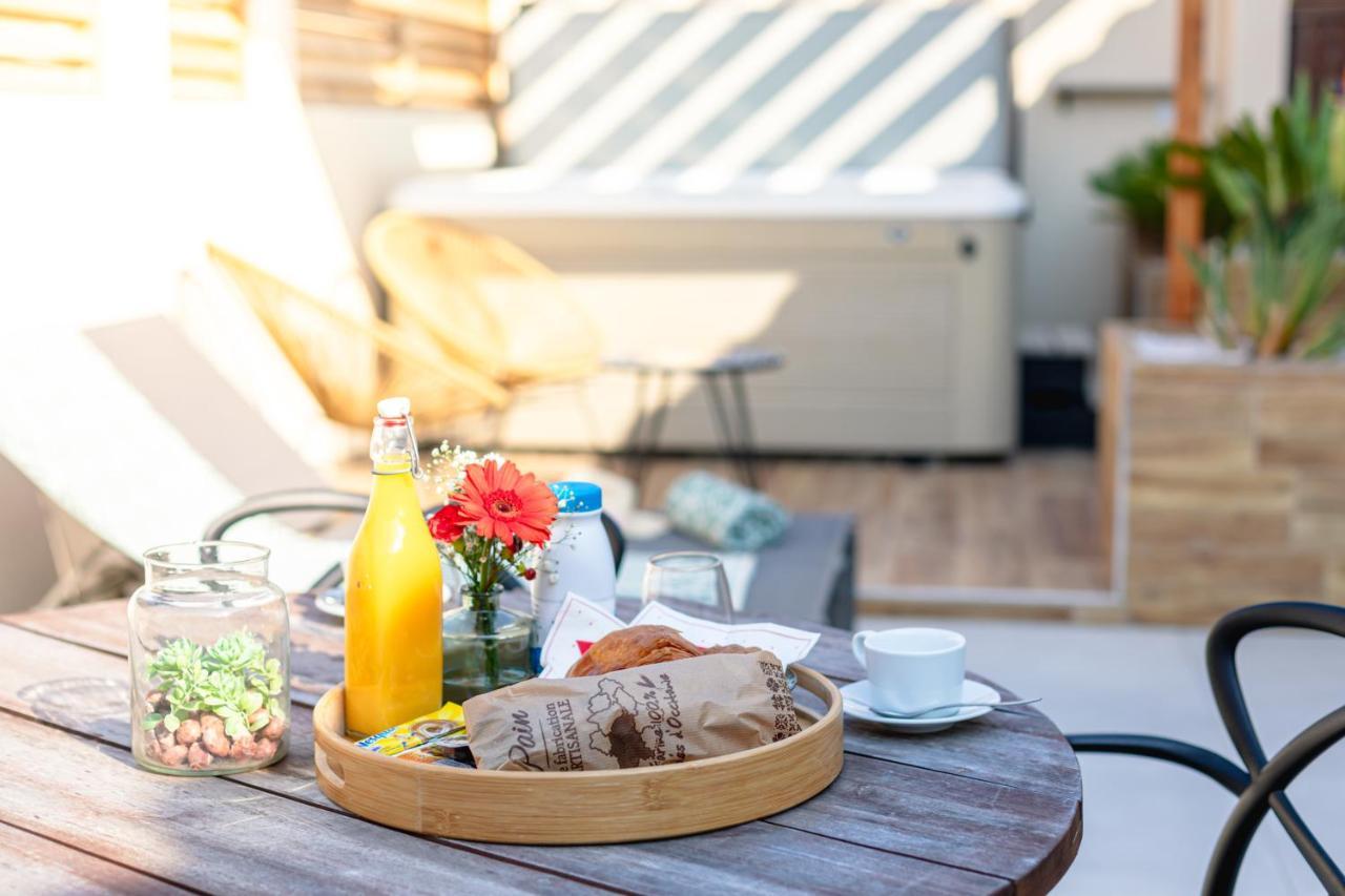 L'entre deux-suite romantique - jacuzzi privatif - 1 petit déjeuner pour 2 OFFERT Le Somail Exterior foto